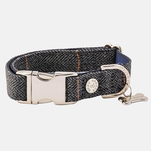 Hugo & Hudson Grey Checked Herringbone Collar For Sale